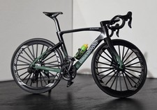 New Alloy Bicycle Model Simulation Mountain Bike Bike Bicycle 1:8 Scale Die-Cast picture