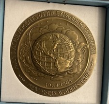 1964 - 1965 New York Worlds Fair Unisphere Commemorative Bronze Medallion picture
