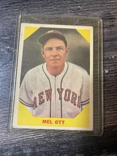 1941 Play Ball #8 Mel Ott HOF New York Giants Vintage Pre-War Baseball Card picture