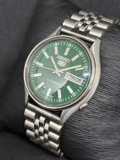 Vintage Seiko 5 Automatic Day/Date Japanese Men's Wrist Watch picture