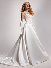 Vintage wedding dress, dry cleaned, preserved in the box picture