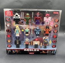 Roblox Classics Series 623 Pieces With 12 Exclusive Virtual Codes picture
