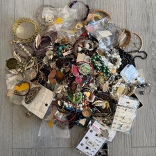 JEWELRY LOT ESTATE SALE FIND BULK MIXED JEWLERY AS IS READ DESCRIPTION picture