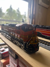 ScaleTrains HO GE AC4400CW BNSF 5635 Heritage II DCC Sound SXT38433 picture