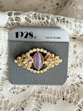 Vintage 1928 Brand Brooch Opalescent Rhinestone Gold Tone Lavender NOS Macy’s  picture
