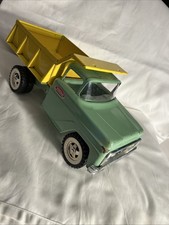 J-919 VINTAGE 1960'S PRESSED STEEL TONKA DUMP TRUCK GREEN & YELLOW  picture