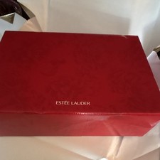 2010’s Comprehensive Estée Lauder holiday beauty gift set box. NIB picture