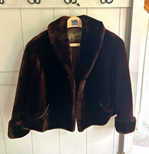 Vintage 1950’s Shukert Women’s Chocolate Brown Mouton Lamb Fur Short Shawl/Coat picture