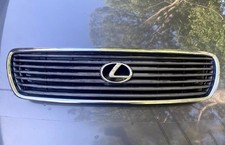 2001 to 2003 Lexus LS430 Front Chrome Grille Grill w/Emblem OEM picture