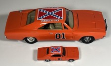 Nice Ertl Joy Ride Dukes Of Hazzard General Lee Lot Of 2 Cars 1/64 & 1/25 picture