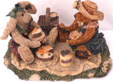 Boyd's Bears Bailey & Emily #2018 Forever Friends Picnic honey Figurine 1993 picture