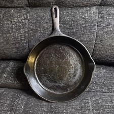 Vintage Griswold 9 3/4” Cast Iron Skillet Small Logo Smooth Bottom Pat. 710 VG picture