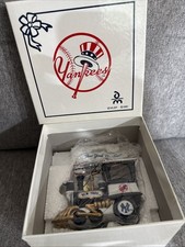 2005 Danbury Mint New York Yankees Baseball Holiday Christmas Train Ornament New picture