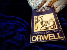 Vintage George Orwell Collected Essays Vol 4 1945-1950 1970 Penguin Paperback picture