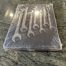 Snap On svsm807a  metric 7 pc flank drive plus four way angle head  wrench set picture