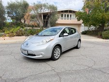 2016 Nissan Leaf S picture
