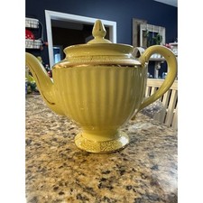 Vintage Hall China 099 Yellow 6 Cup Teapot Gold Filigree Ribbed Made in USA picture