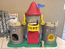 vintage 2003 Fisher-Price Little People Lil' Kingdom Castle play-set picture