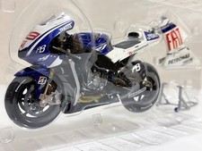 Minichamps 1/12 Yamaha YZR-M1 MotoGP 2010 Lorenzo picture