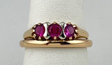 5.51g 18k Yellow Gold 3 Stone Natural Ruby Ring Size 7 Gorgeous picture