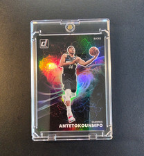 2022-23 Panini Donruss Giannis Antetokounmpo NIGHT MOVES SSP Bucks picture