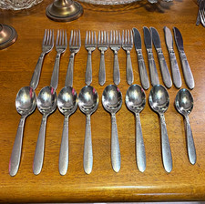 Vintage International 20 pc.Stainless Steel Silver Flatware Set, Dishwasher Safe picture