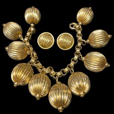 NAPIER Vintage Chunky Gold Tone Ribbed Ball Book Chain BRACELET & Earrings SET picture