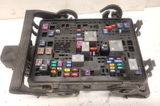 2014-2017 Chevy Truck-Silverado 1500 2500 3500 Engine Fuse Box Assembly OEM picture