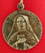 Vintage SAINT JEANNE ANTIDE Medal SAINT VINCENT DE PAUL French Penin Lyon LARGE picture