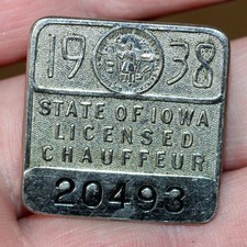 Vintage 1938 State of IOWA Chauffeur Metal Badge Pin Very Good Condition #20493 picture