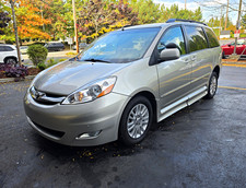 2010 Toyota Sienna XLE picture