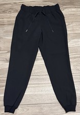 Size 4 - Lululemon On the Fly Jogger *Woven LW5BZDS Black picture
