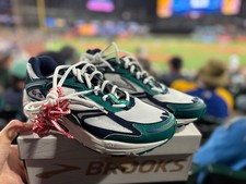 8.5 Seattle Mariners x Brooks Adrenaline GTS 4 NEW Running Shoe MLB Collab picture
