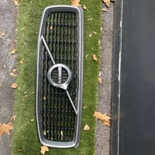 VOLVO XC90 MK2 2015–2019 GENUINE FRONT RADIATOR GRILLE P/N 31408429 picture