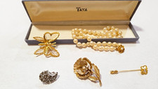 Vintage Jewelry Lot 5 Pcs Monet Butterfly Brooch Tacoa Pearl Necklace with Box picture