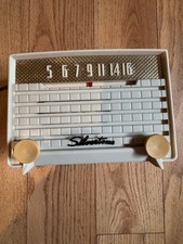 VINTAGE SILVERTONE #2004 IVORY AM TUBE RADIO FROM SEARS AND ROEBUCK - WORKS picture
