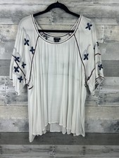 Torrid White Short Sleeve Boho Blouse Size 5 picture