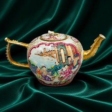 Chinese Marvelous 18th Century Qing Dynasty Qianlong Period Famille Rose Teapot picture