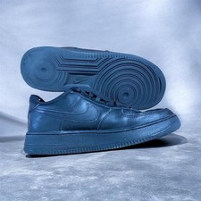Nike Men's Black and Blue Trainers picture