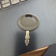 UNIVERSAL RIDING LAWN MOWER IGNITION KEY MTD SEARS CRAFTSMAN MURRAY CUB and MORE picture
