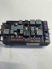 2007 Chevy Colorado Engine Fuse Box Assembly OEM picture