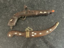 Non-Firing Antique Replica Flintlock And Blunt Dagger picture