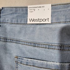 Westport 1962 Womens 20W Signature Fit Mid Rise Capri Jeans Light Wash Denim NWT picture