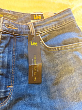Lee Women’s Instantly Slims Straight Leg Dark Wash Jeans 10 Short Blue picture