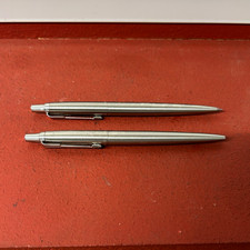 Vintage Parker mechanical pencil and pen set of 2 vintage Parker picture