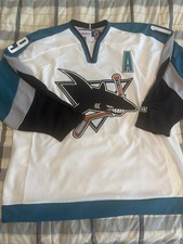 Joe Thornton #19 San Jose Sharks CCM Jersey (Signed) picture