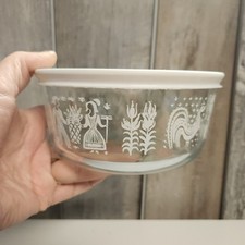 Pyrex Amish Butterprint Clear Glass 4 Cup Storage Bowl with Lid White Farm Scene picture