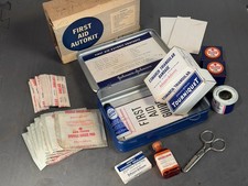 VTG Johnson & Johnson FIRST AID AutoKit  Box w/ Supplies Near Complete 1944-53 picture