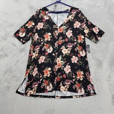 NEW Torrid Top Womens 2/2X Black Floral Super Soft V-Neck Favorite Tunic Casual picture