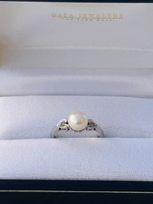 VINTAGE BT 10K White Gold Solitaire Cultured Pearl Ring Size 6.5 w/diamond chips picture